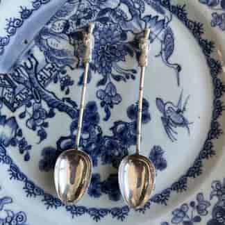 Pair of Chinese silver teaspoons, Mandarin finials, c.1900