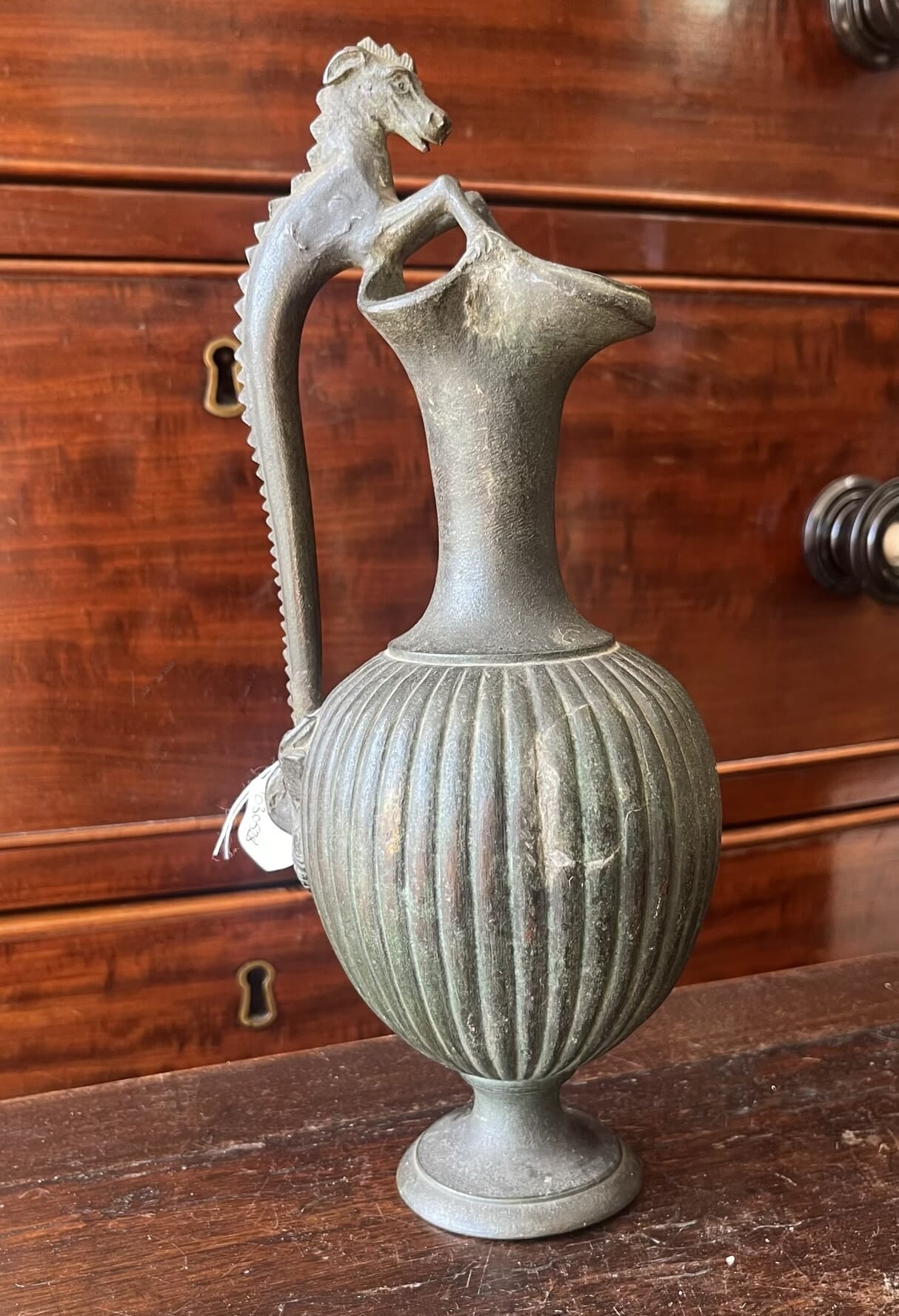 Quality ‘Grand Tour’ bronze ewer, ‘seahorse’ handle and dolphins, 19th century