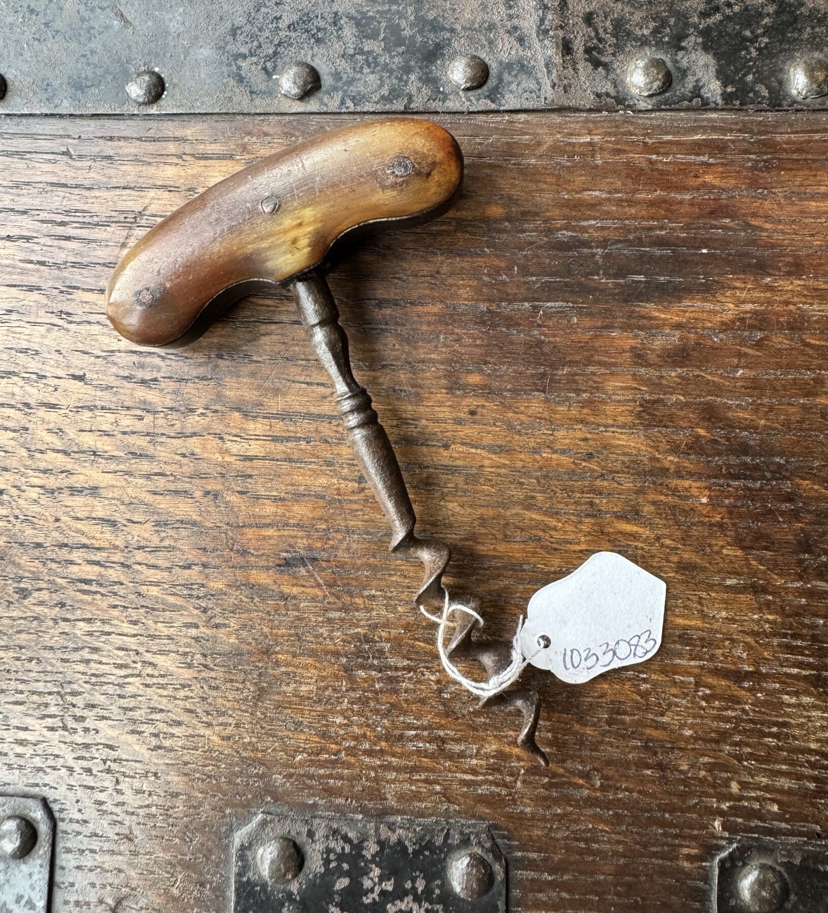 Direct-pull corkscrew with horn handle, mid 19th c.