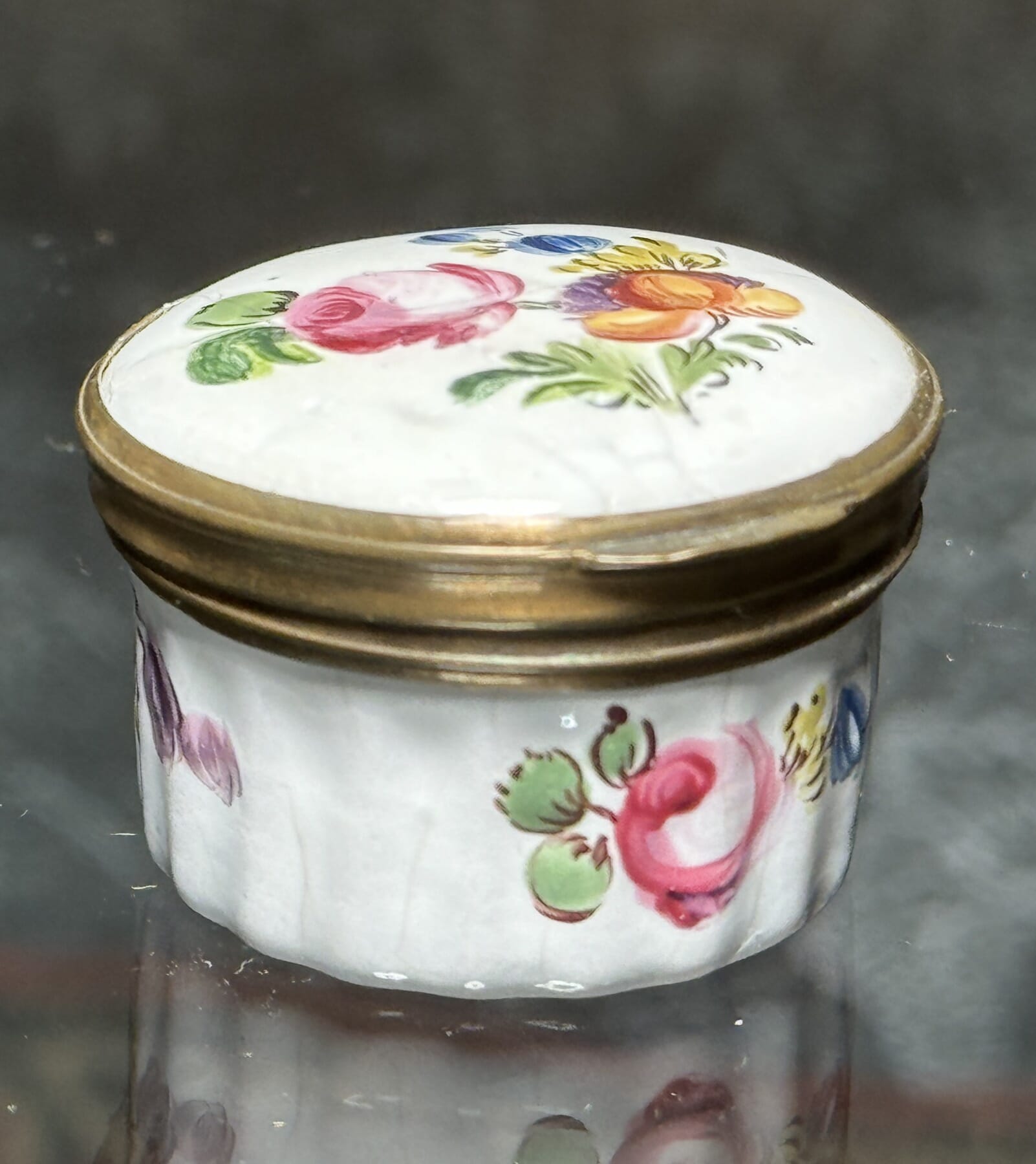 English enamel patch box, flowers, Birmingham c. 1780