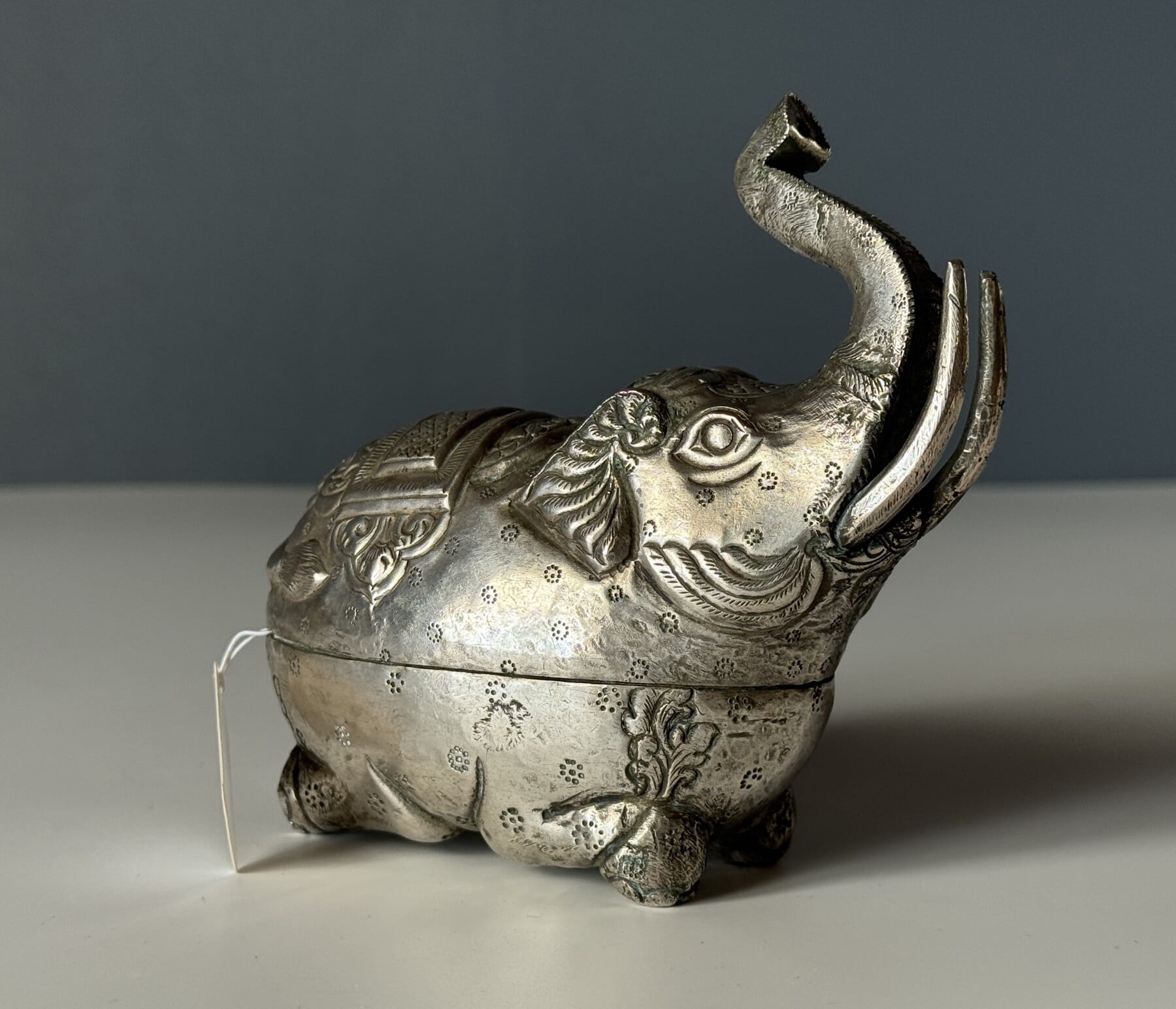 Small Cambodian solid silver 'Elephant Box', easier 20th century